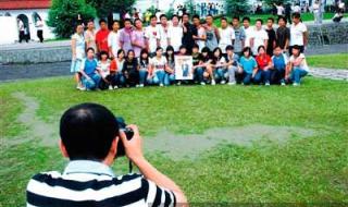 拍毕业照9老师1学生 拍毕业照9老师1学生